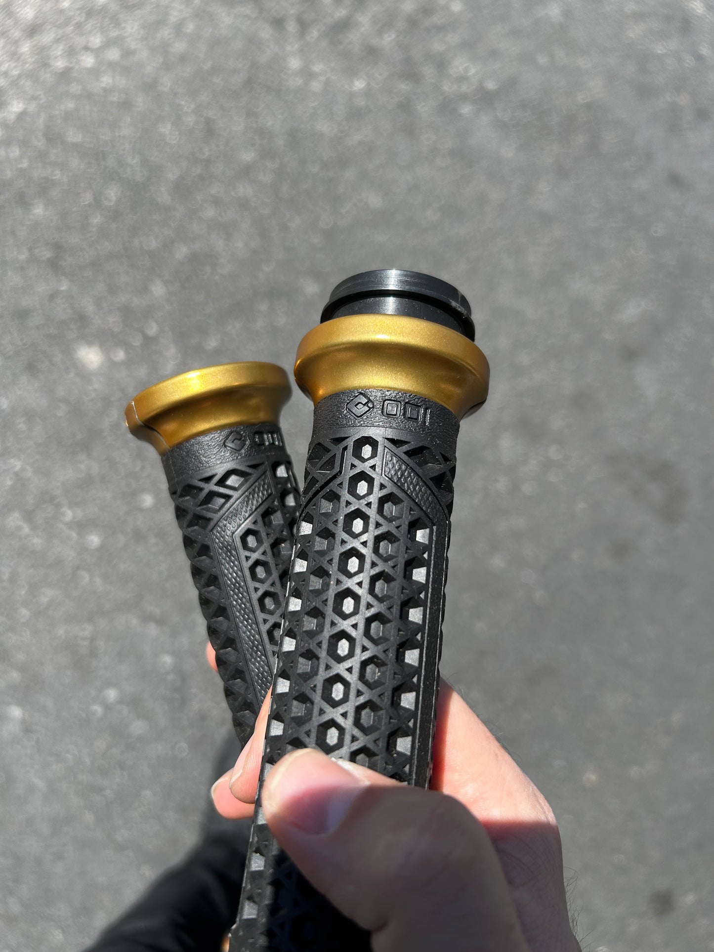 VANS V-TWIN LOCK-ON™ GRIP SET