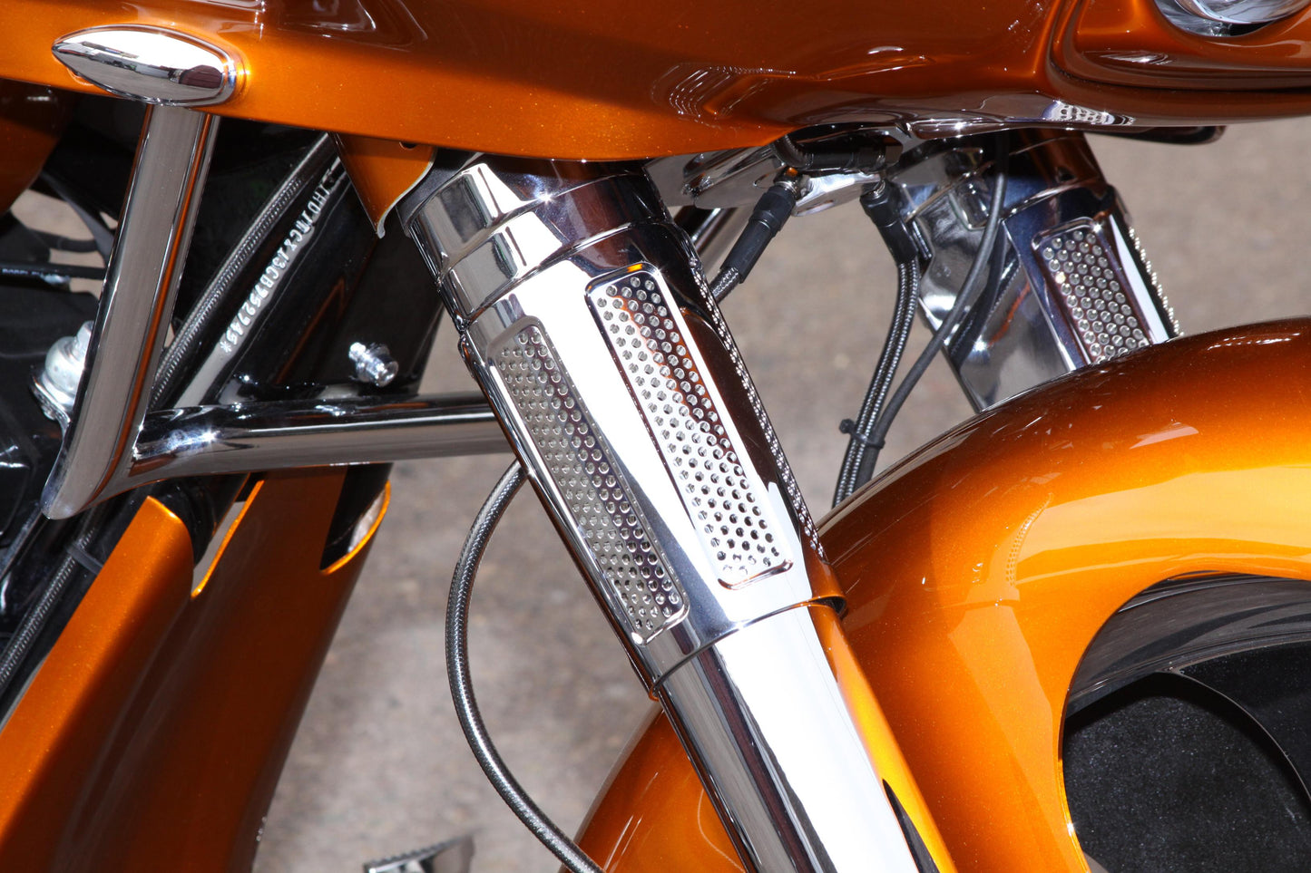 Yaffe Slider Covers Speed Freak Chrome `06-13 FLH/T Bagger