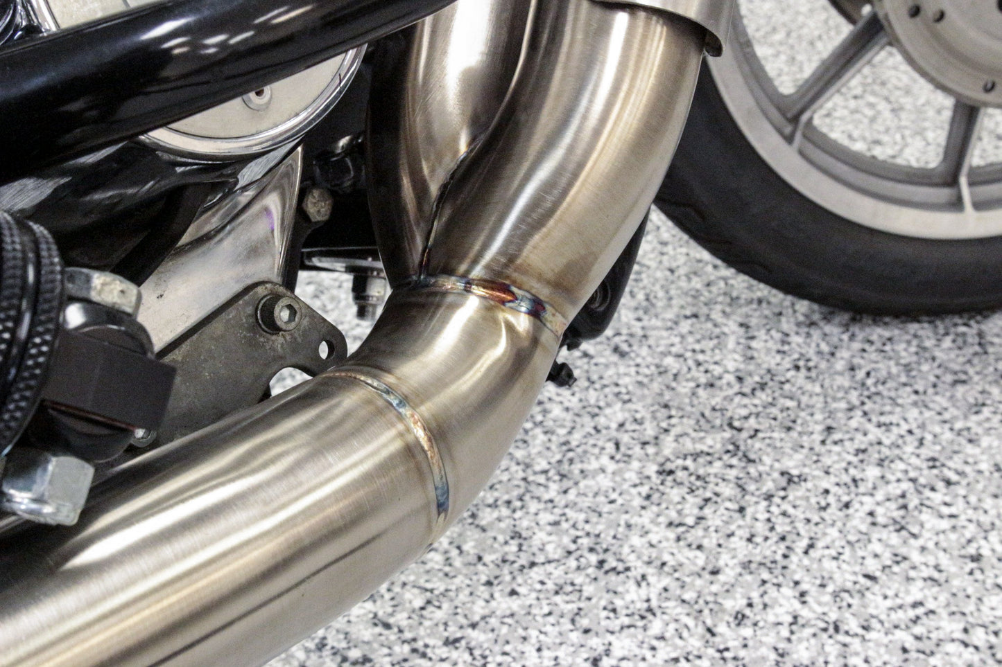 Two Bros. Comp S 2in1 Exhaust Fxr Brushed W/CF End Cap 1987-1999