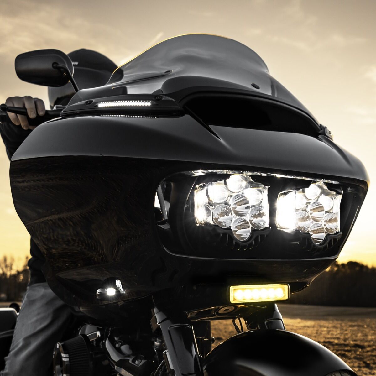 IN STOCK - Custom Dynamics Shark Demon Headlamp 15-23 Road Glide